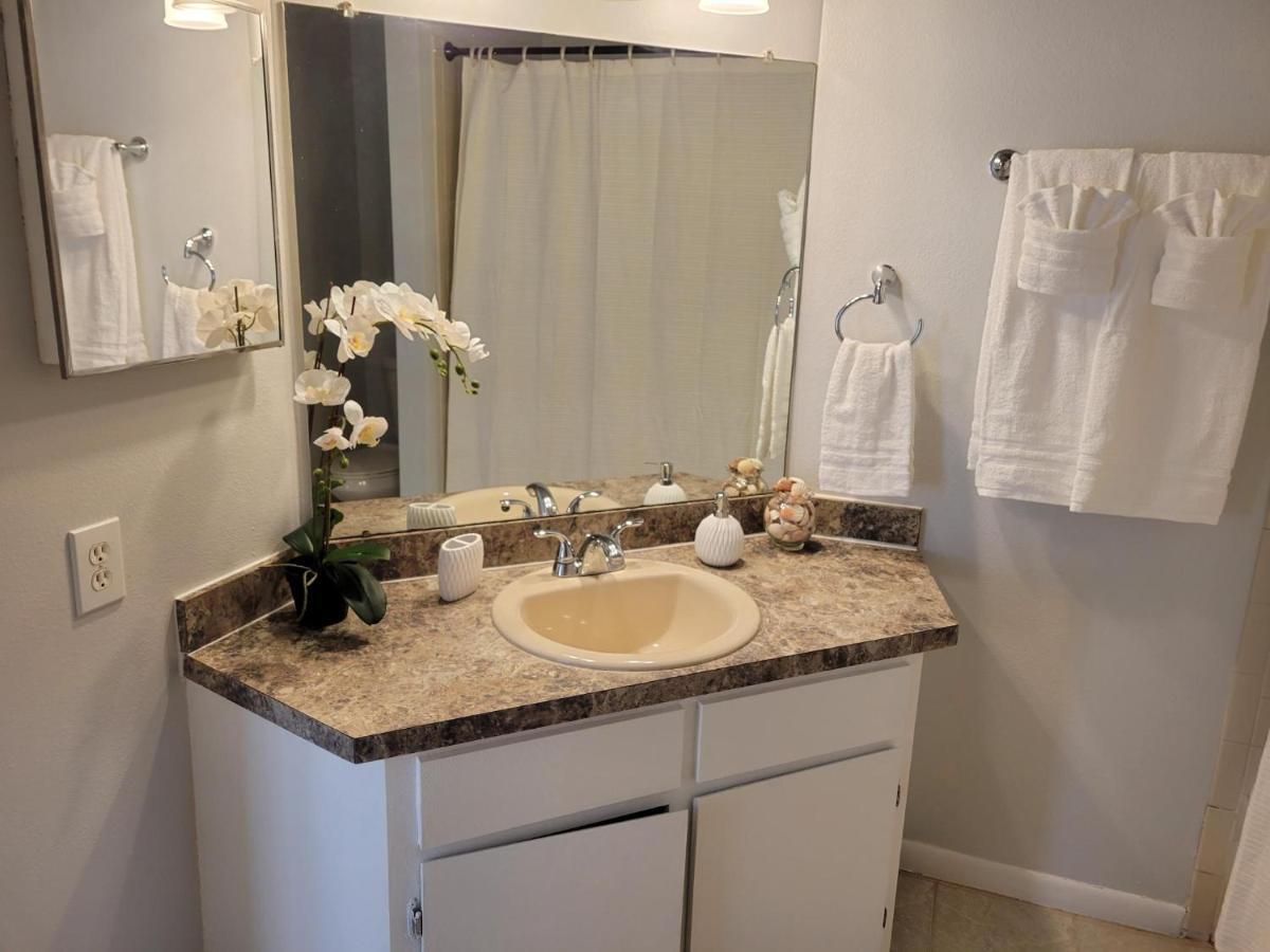 Holiday home Beautiful Townhouse Easy Access To Everything.