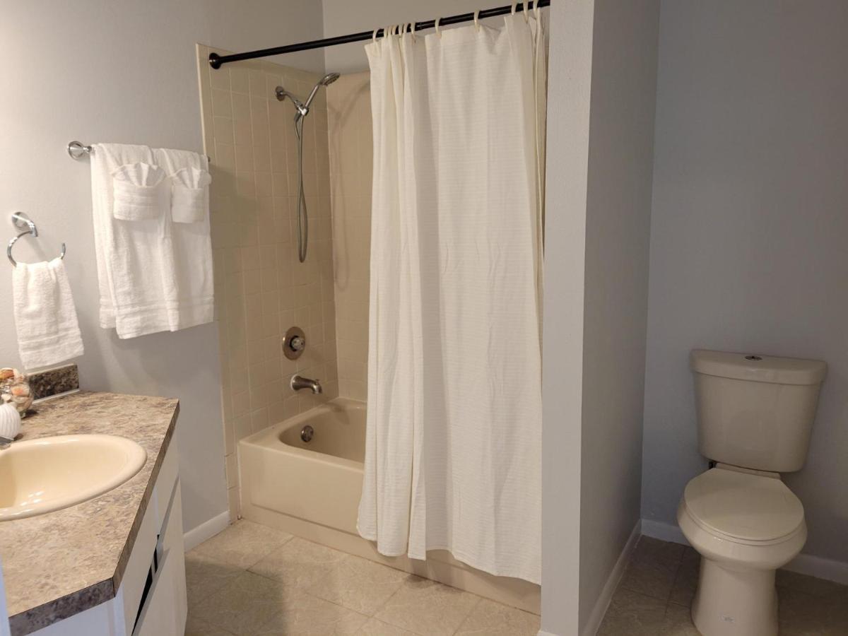 Beautiful Townhouse Easy Access To Everything. Holiday home Clearwater