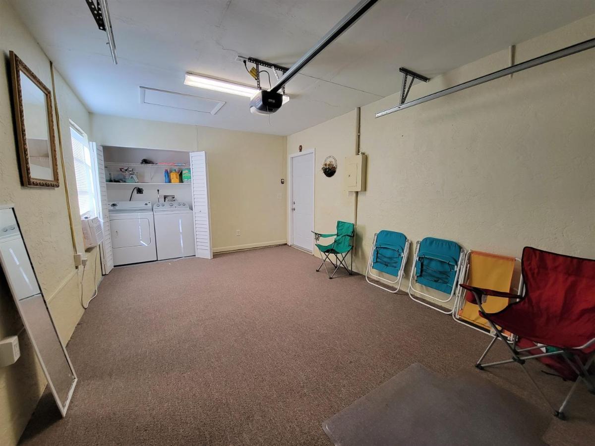 Holiday home Beautiful Townhouse Easy Access To Everything. *