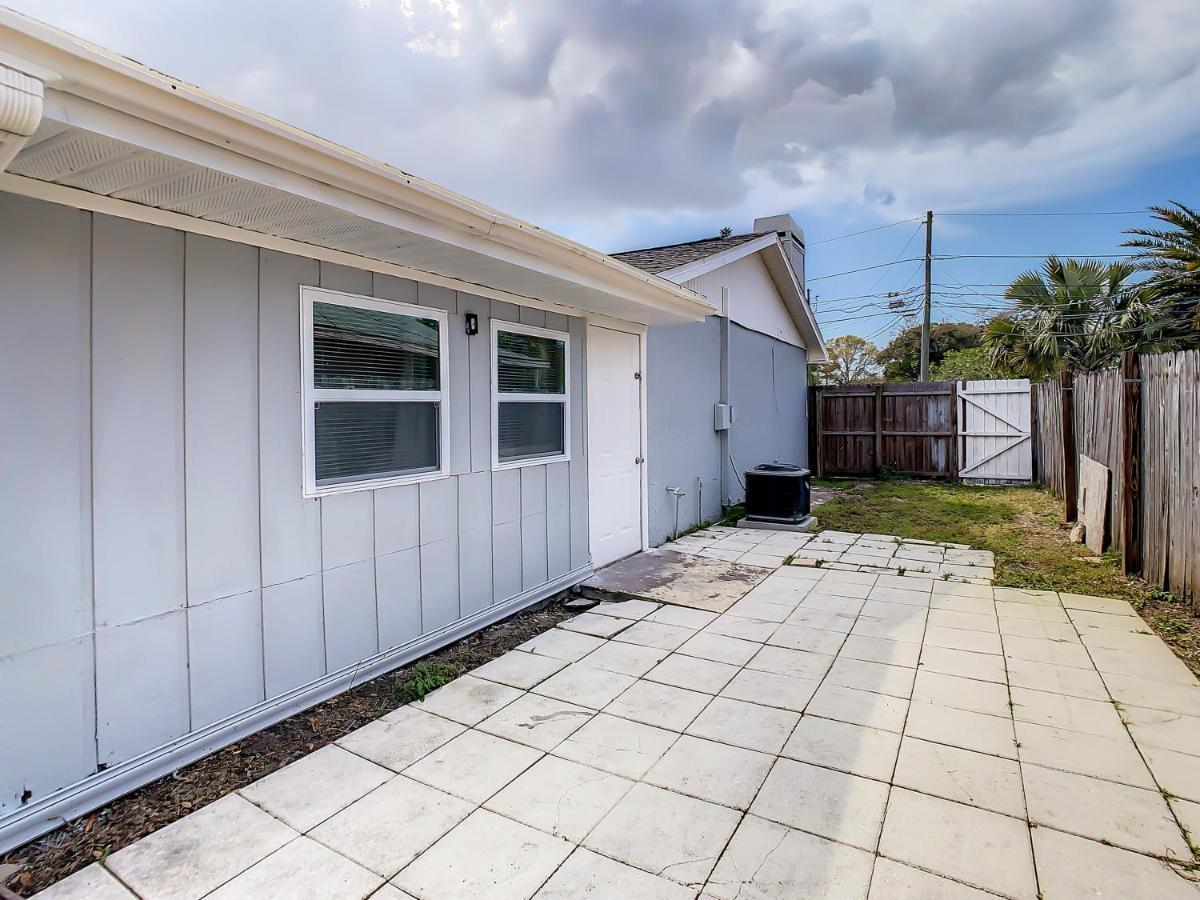 Crown Jewel Of 10-15 Min To Beach 5 Min To St Pete Airport Holiday home *