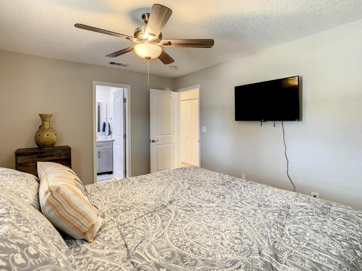 Crown Jewel Of 10-15 Min To Beach 5 Min To St Pete Airport Holiday home Clearwater