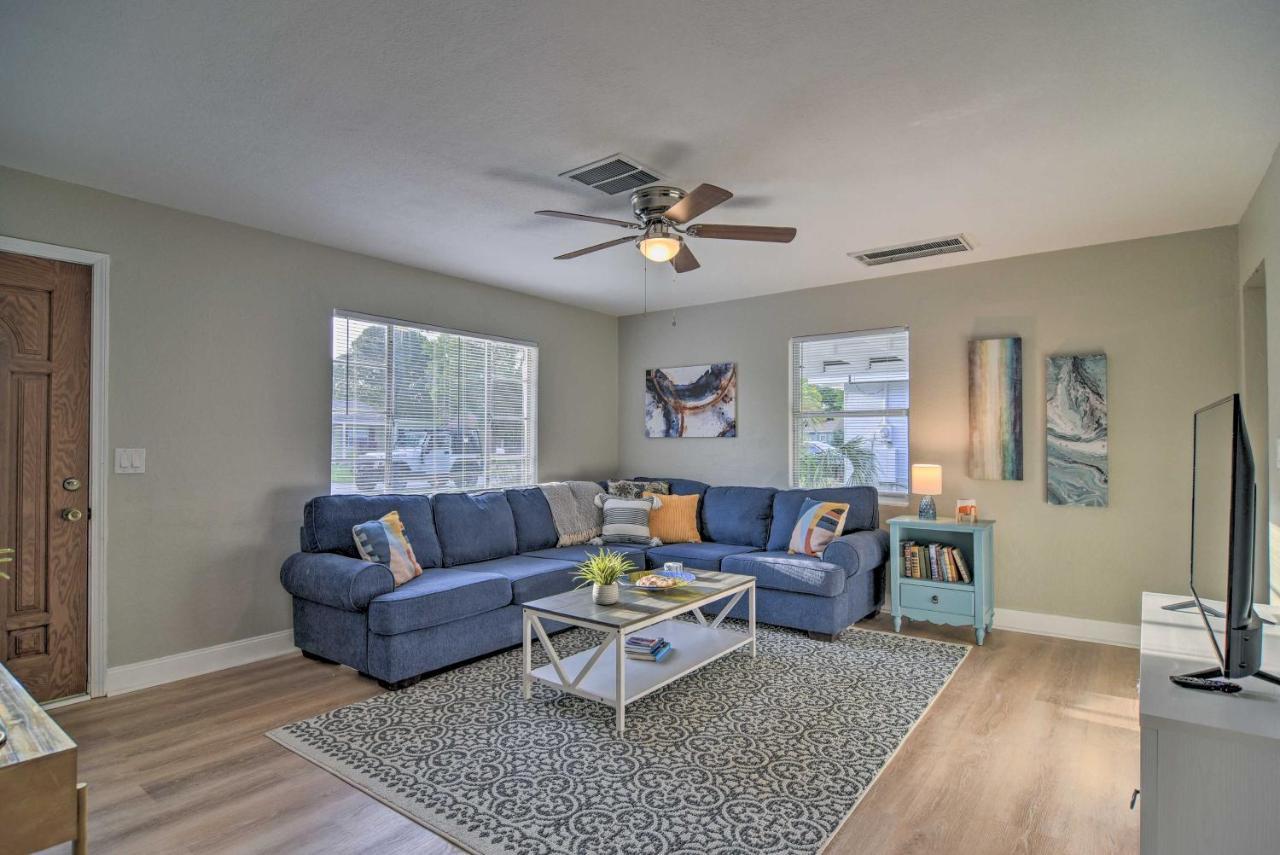Seaside Bungalow Patio And Grill! * Clearwater