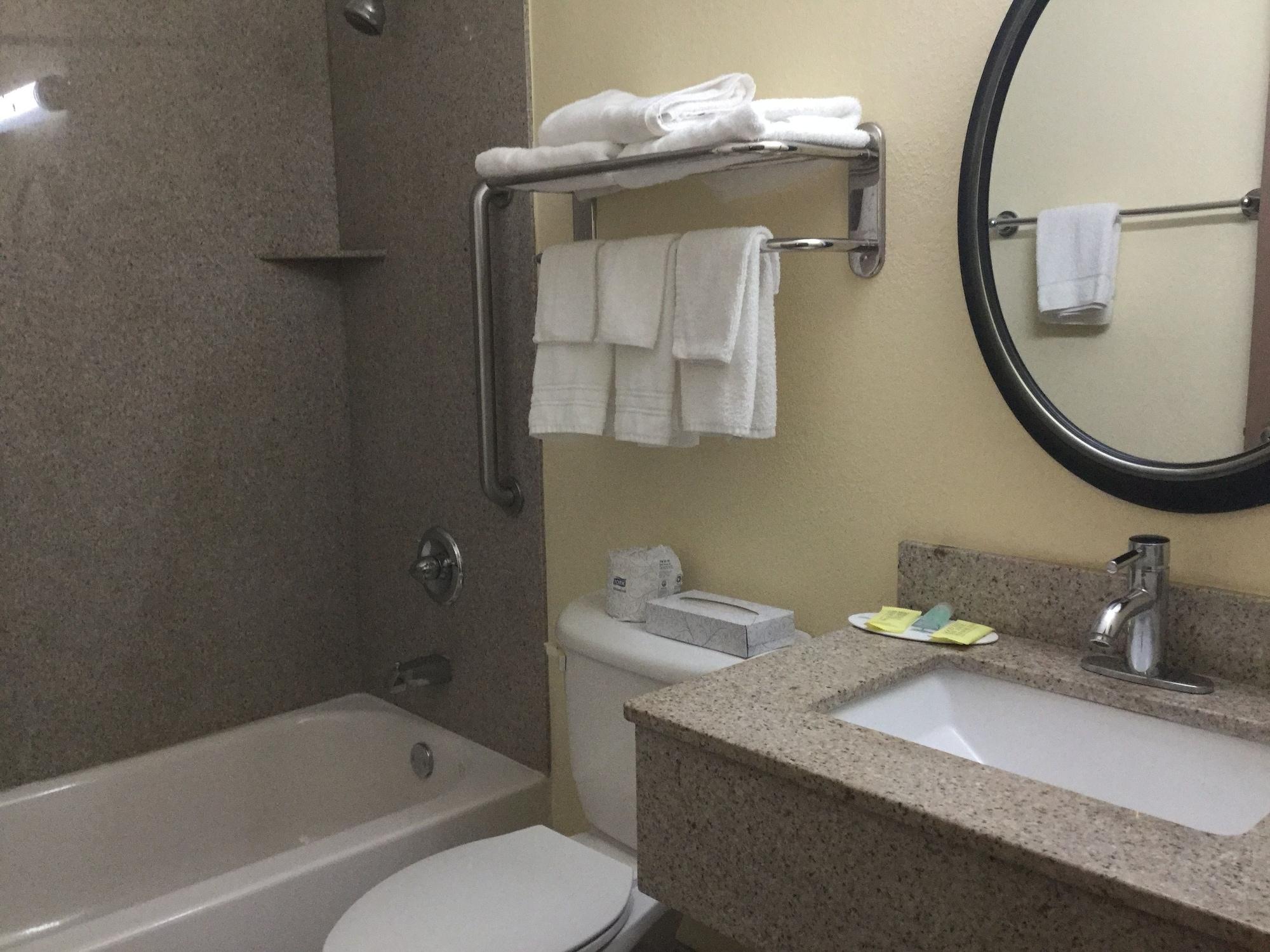 Super 8 By Wyndham Clearwater/st. Petersburg Airport Clearwater