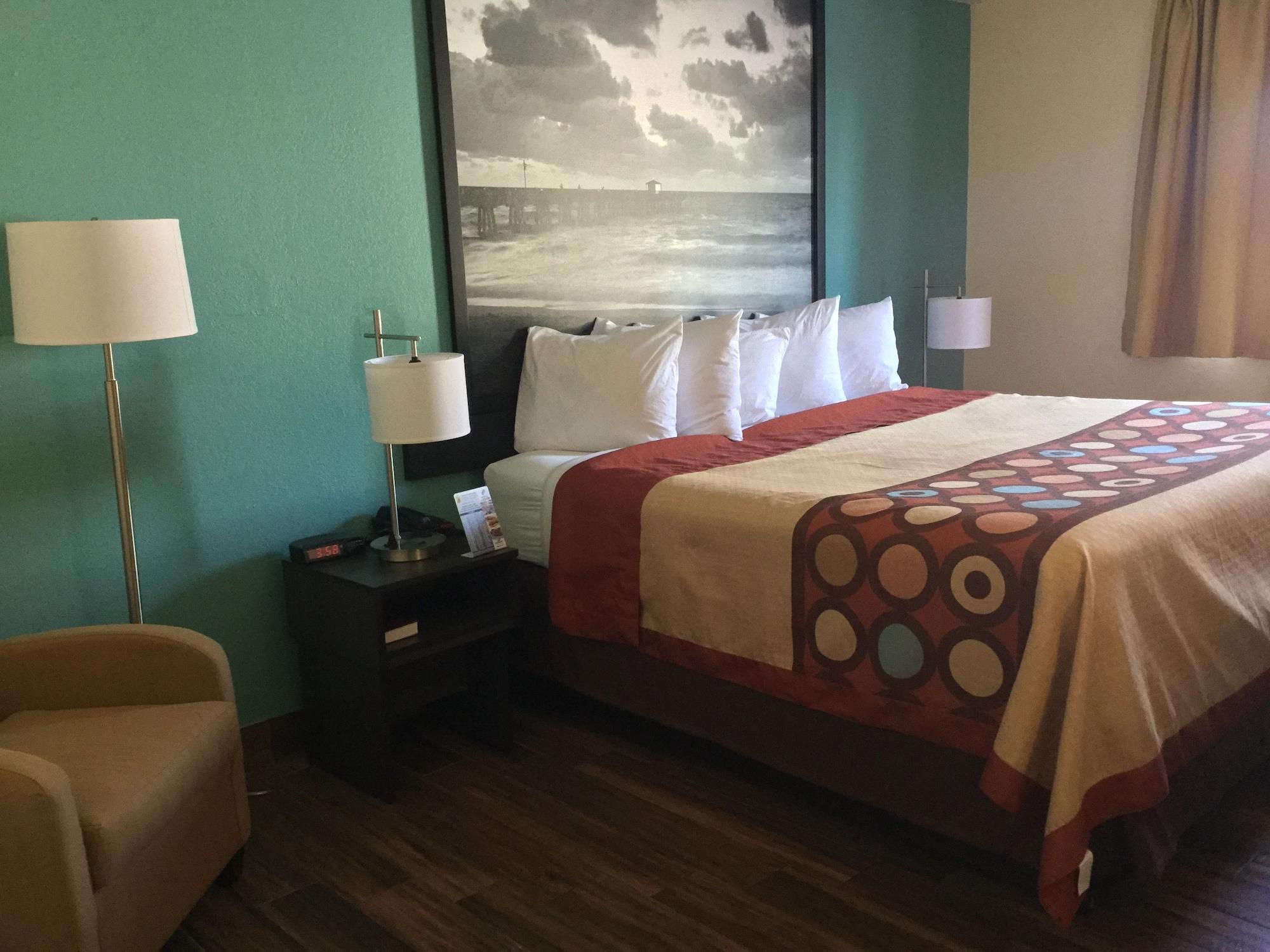Super 8 By Wyndham Clearwater/st. Petersburg Airport Hotel Clearwater