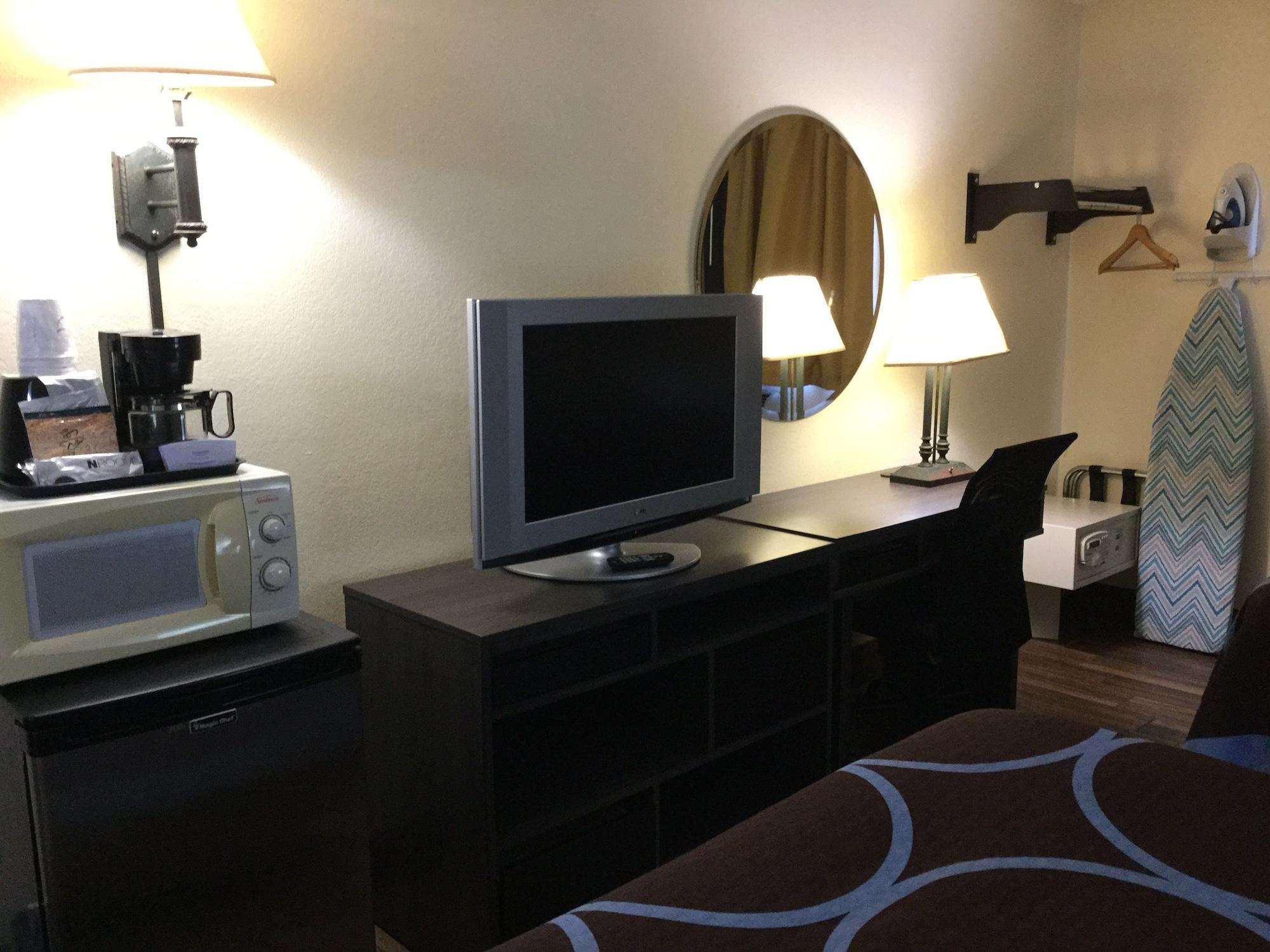 Hotel Super 8 By Wyndham Clearwater/st. Petersburg Airport