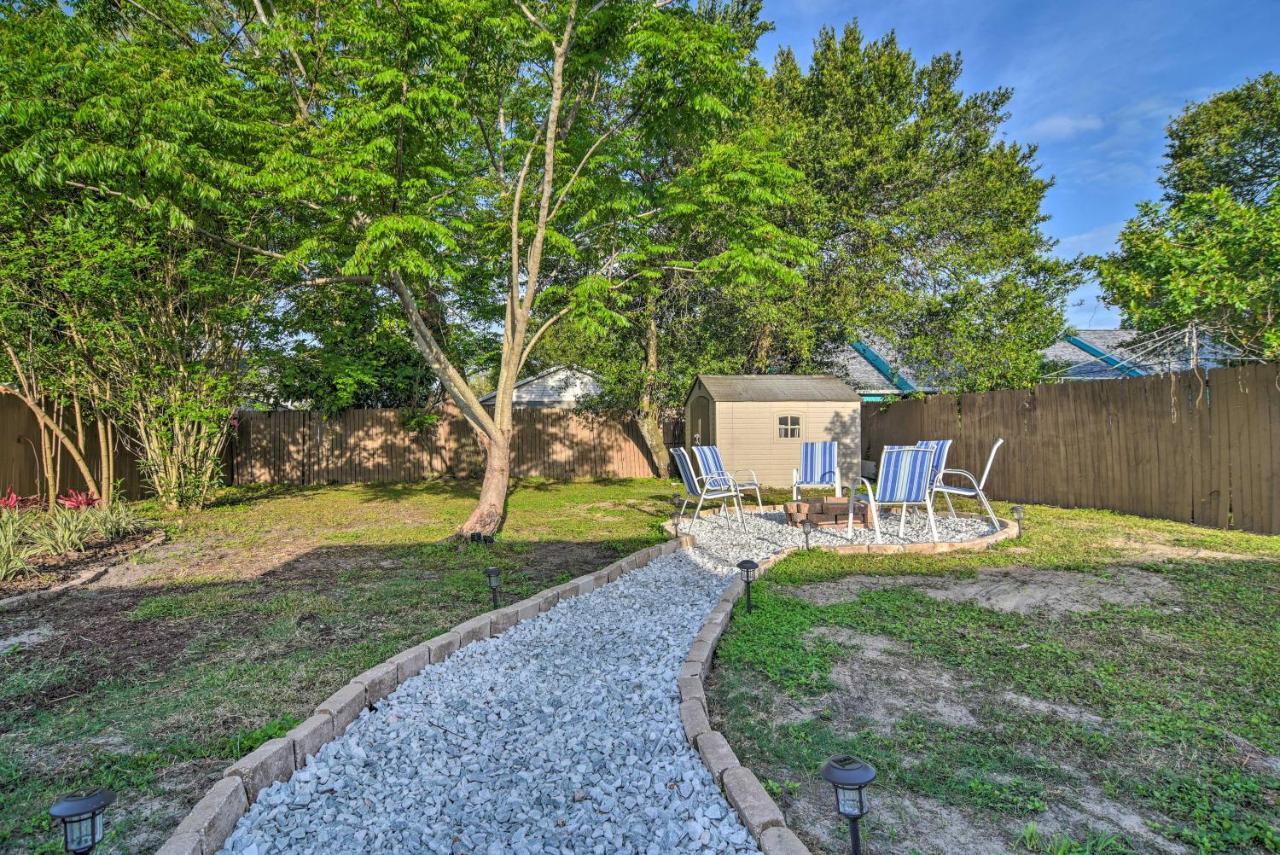 Seaside Bungalow Patio And Grill! Holiday home Clearwater