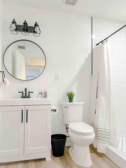 Apartment Sparkling Guest 2 Bedroom-15 Minutes To