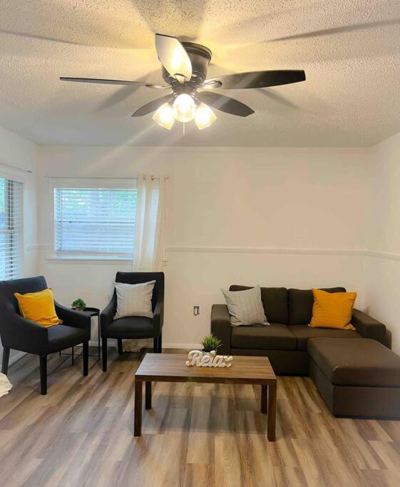 Sparkling Guest 2 Bedroom-15 Minutes To *