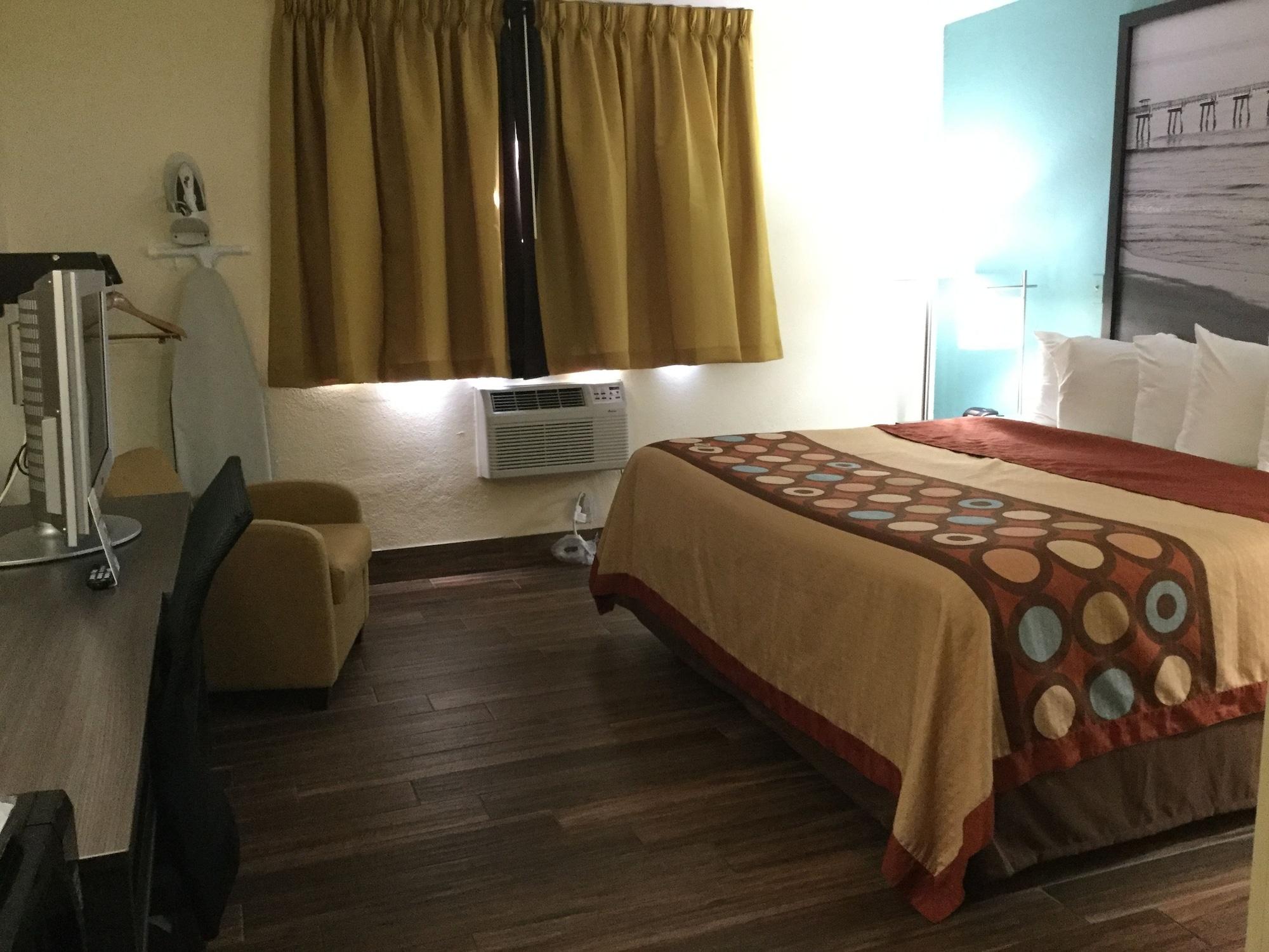 Super 8 By Wyndham Clearwater/st. Petersburg Airport Clearwater