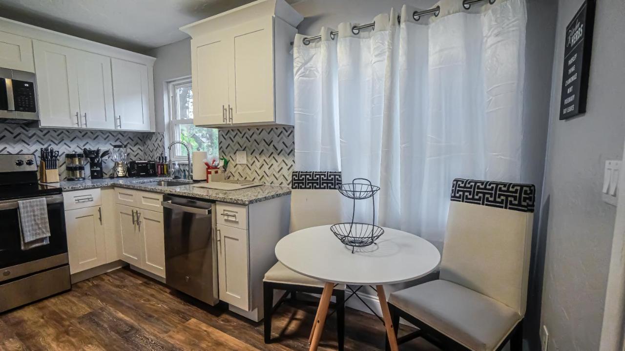 Elegant Cozy Oasis On A Traffic Free Street Clearwater