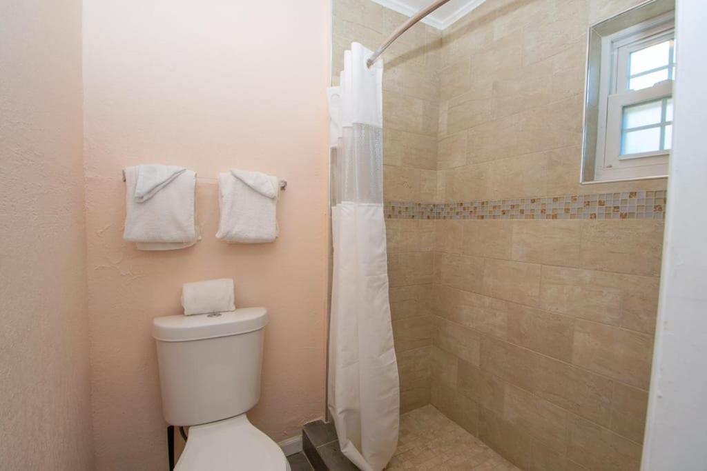 Beach Side Studio With Pool And Parking * Clearwater