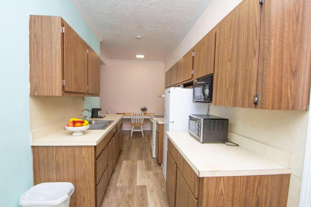 Apartment Beach Side Studio With Pool And Parking
