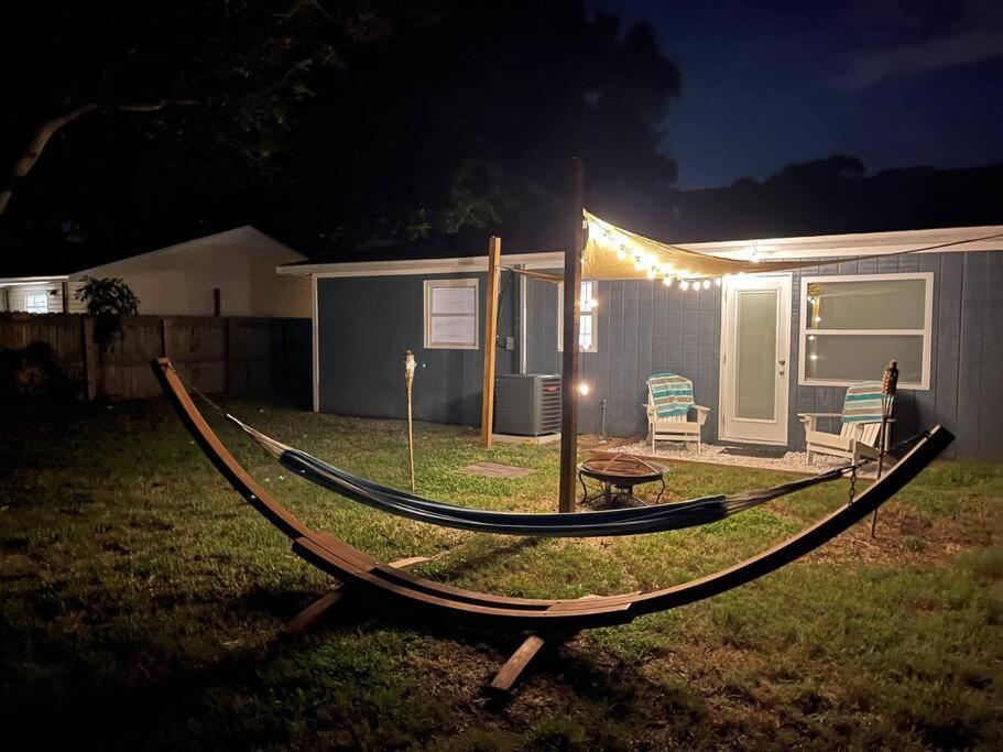 Holiday home Forever Summer - Entire House! With King Bed! *