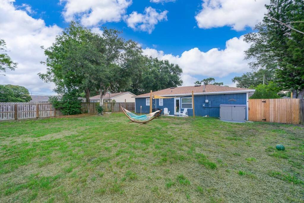 Forever Summer - Entire House! With King Bed! Clearwater