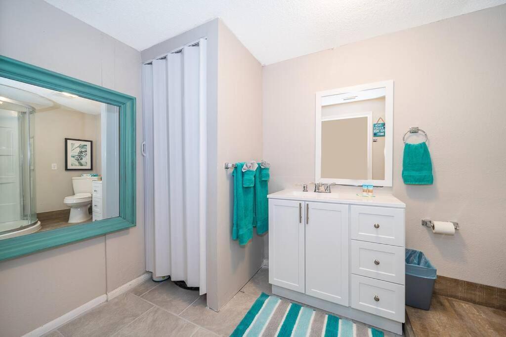 Holiday home Forever Summer - Entire House! With King Bed! Clearwater