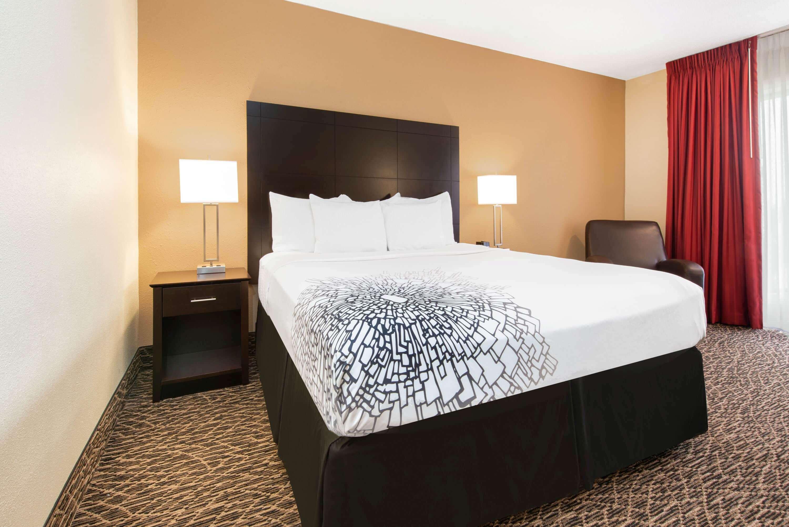 La Quinta By Wyndham Central Hotel