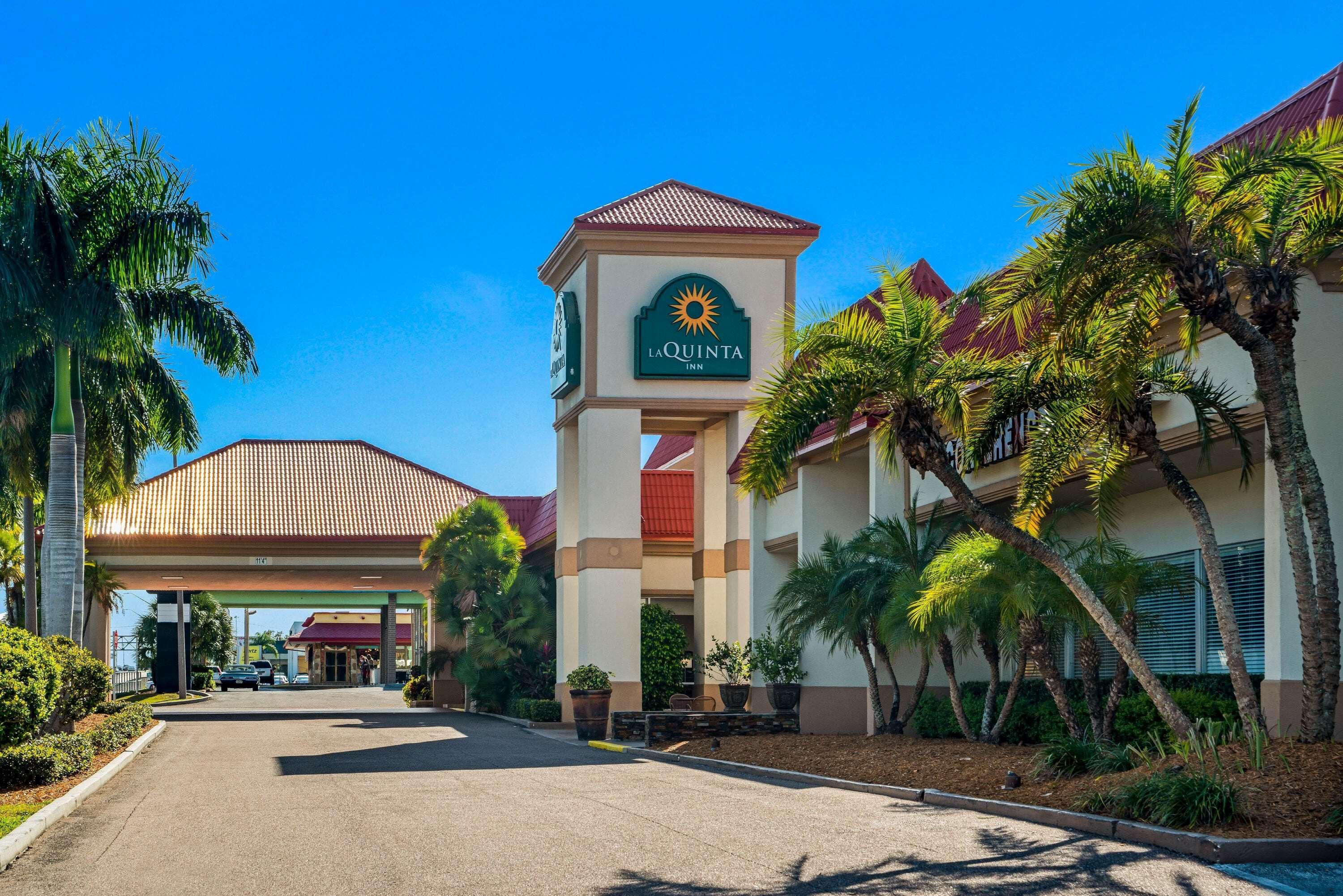 La Quinta By Wyndham Central