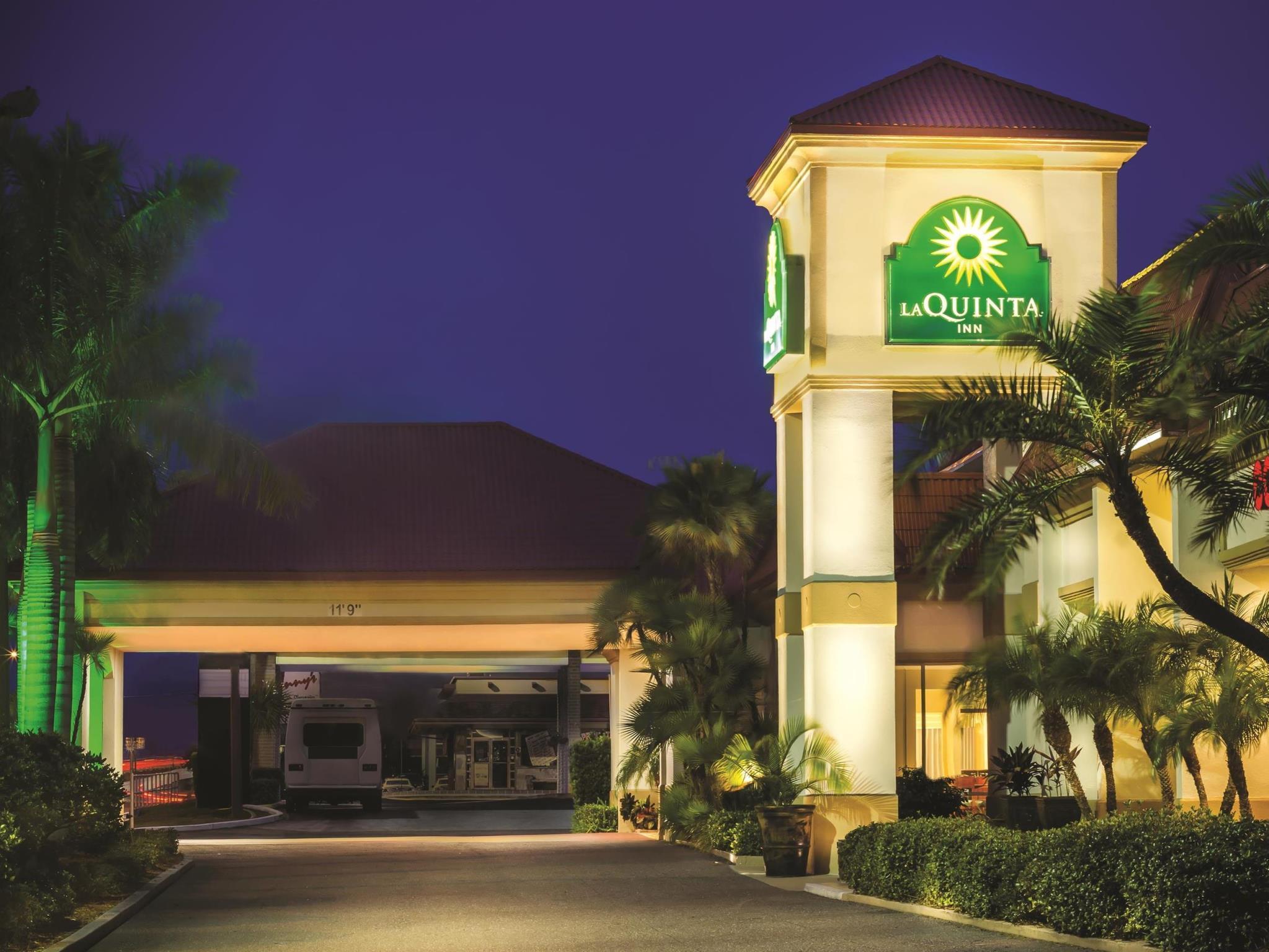La Quinta By Wyndham Central