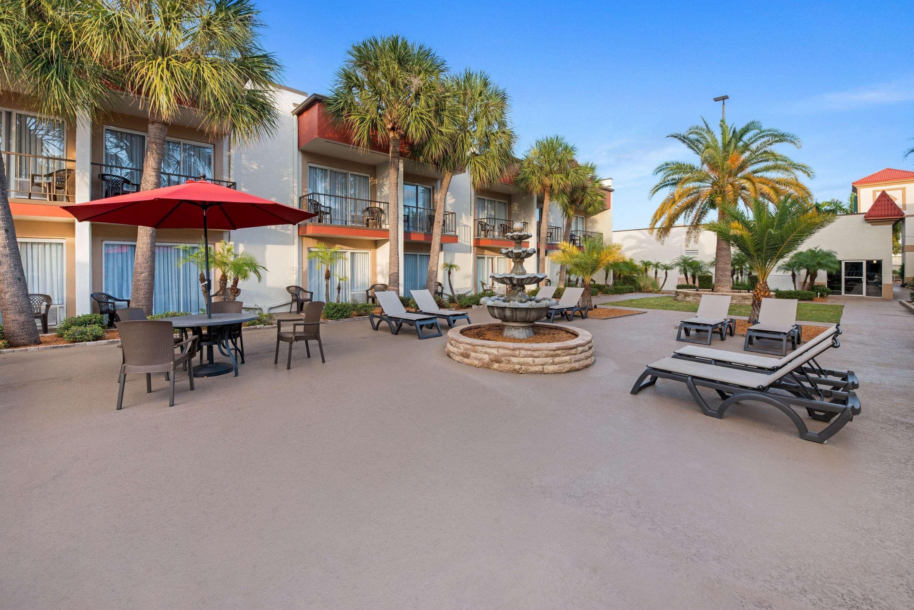 La Quinta By Wyndham Central 3*