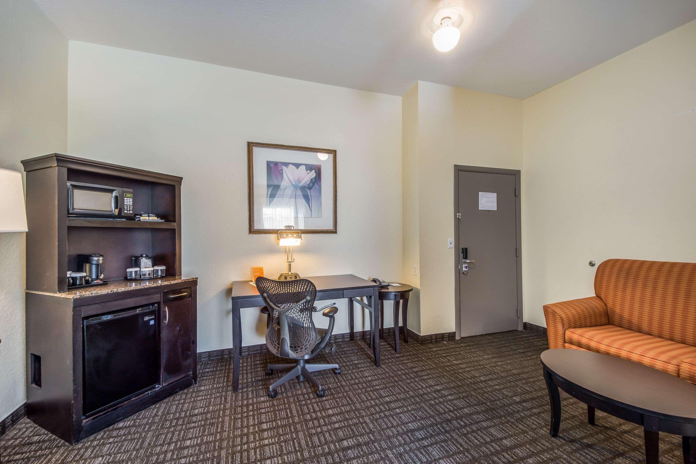 Hotel Clarion & 3*