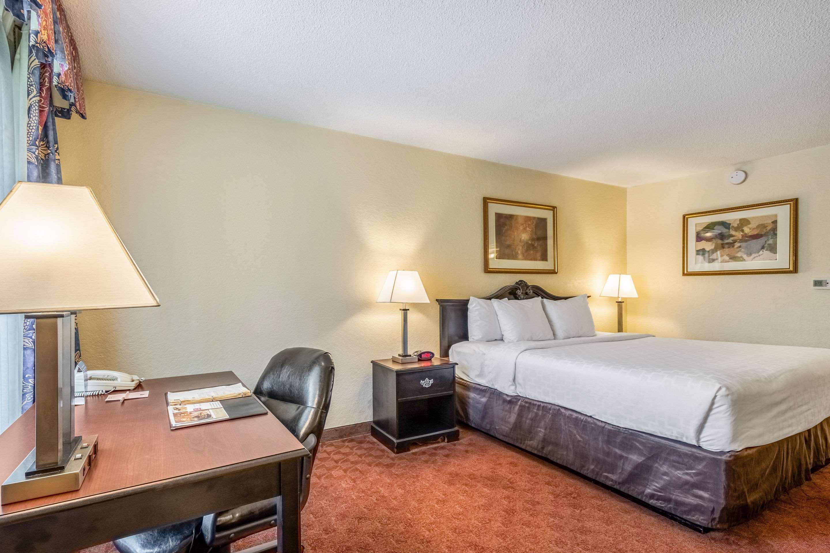 Hotel Clarion &