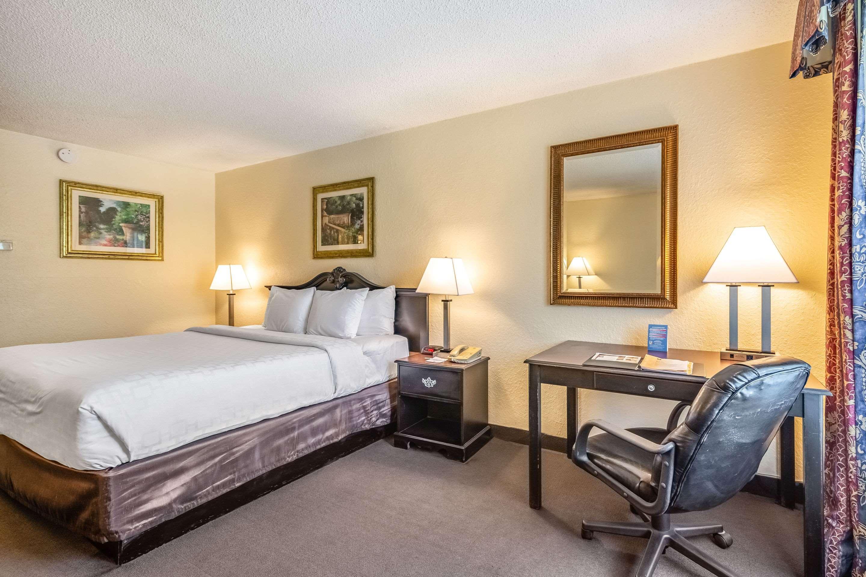 Hotel Clarion &