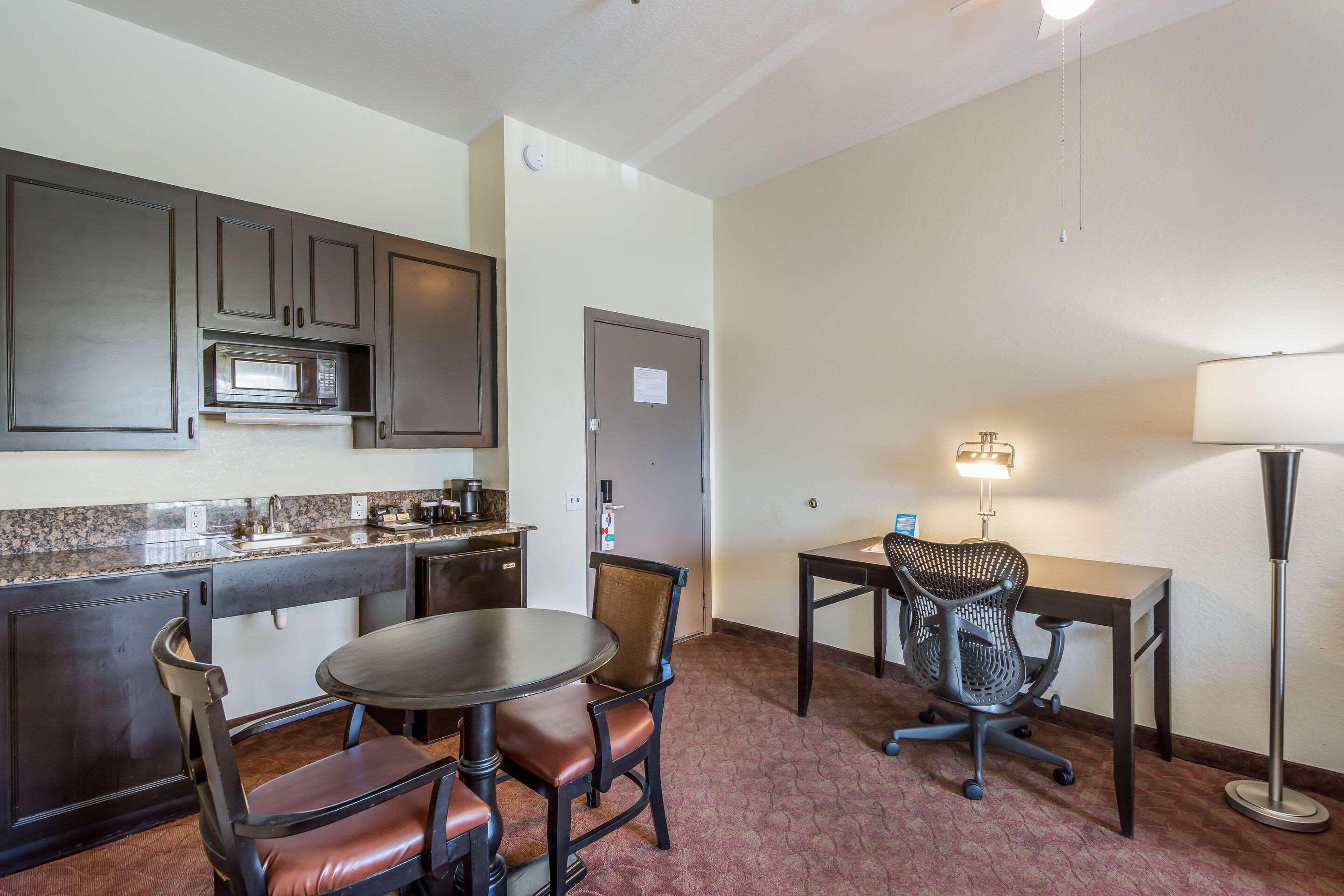 Clarion & Hotel Clearwater