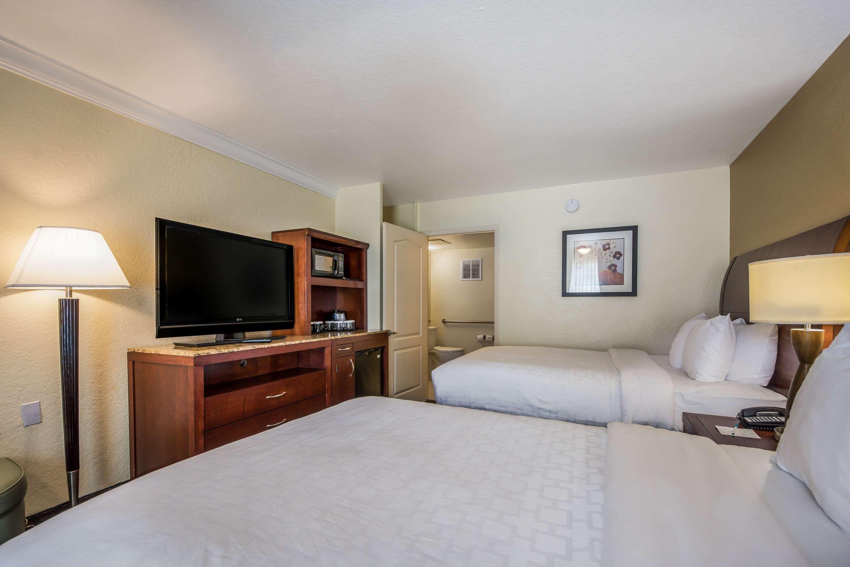Clarion & Hotel 3*