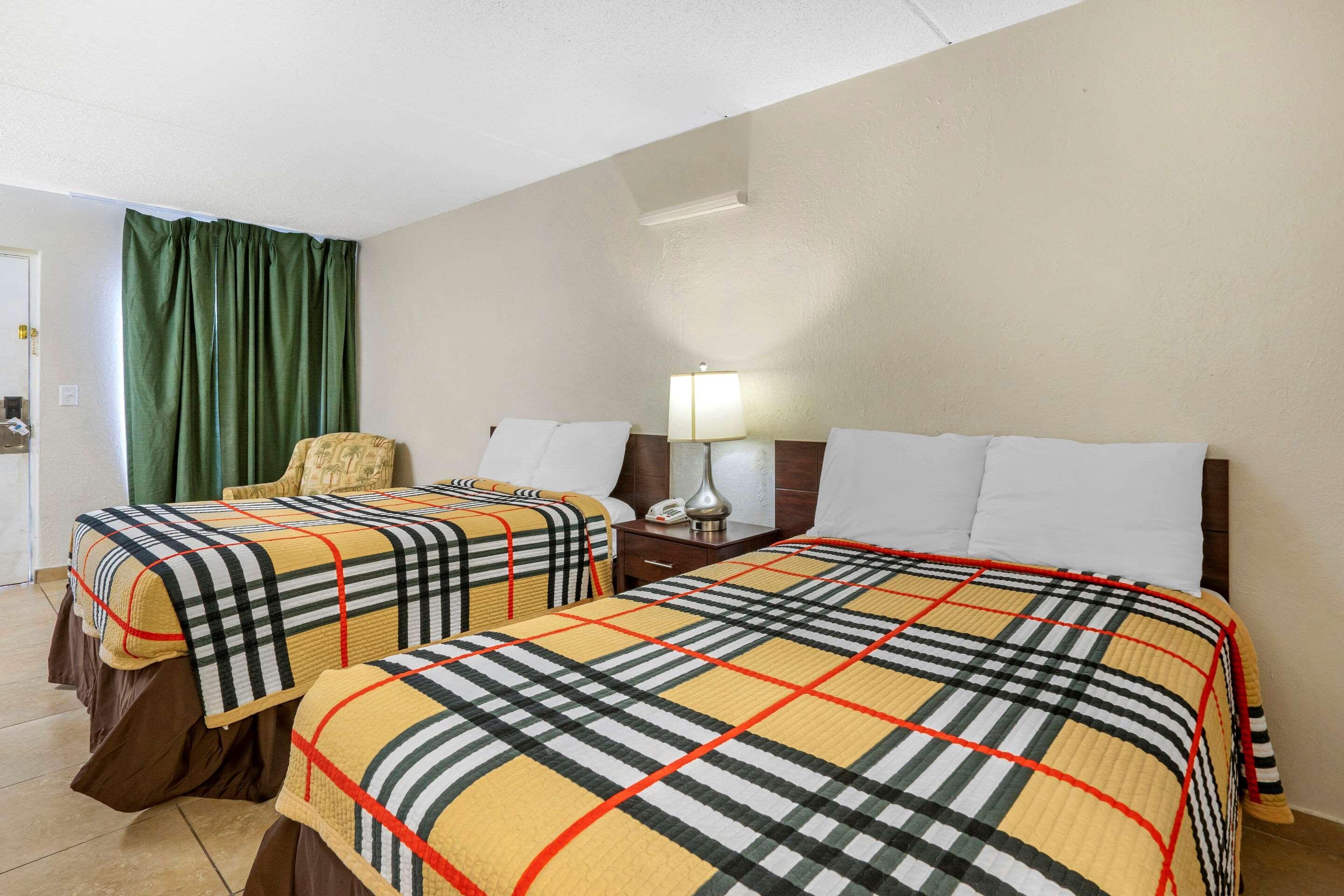 Rodeway Clearwater-dunedin 2*