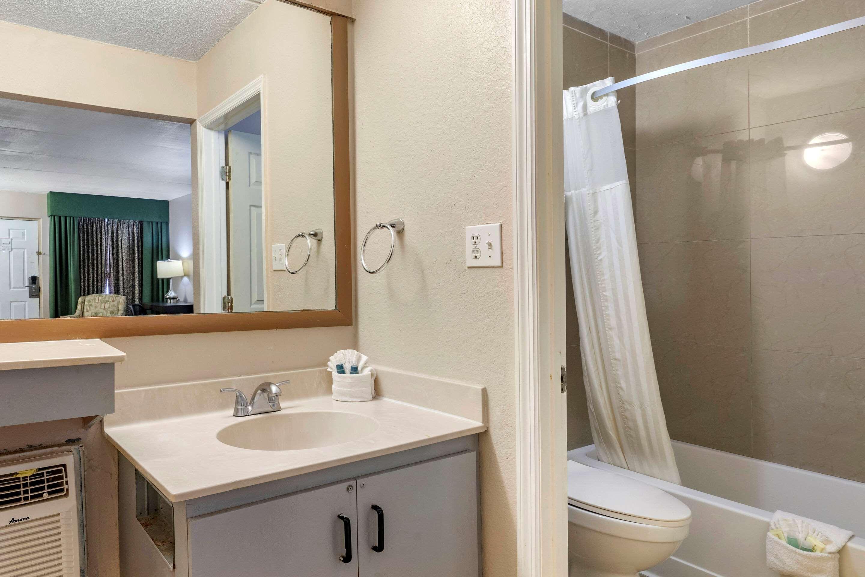 Rodeway Clearwater-dunedin Inn 2*