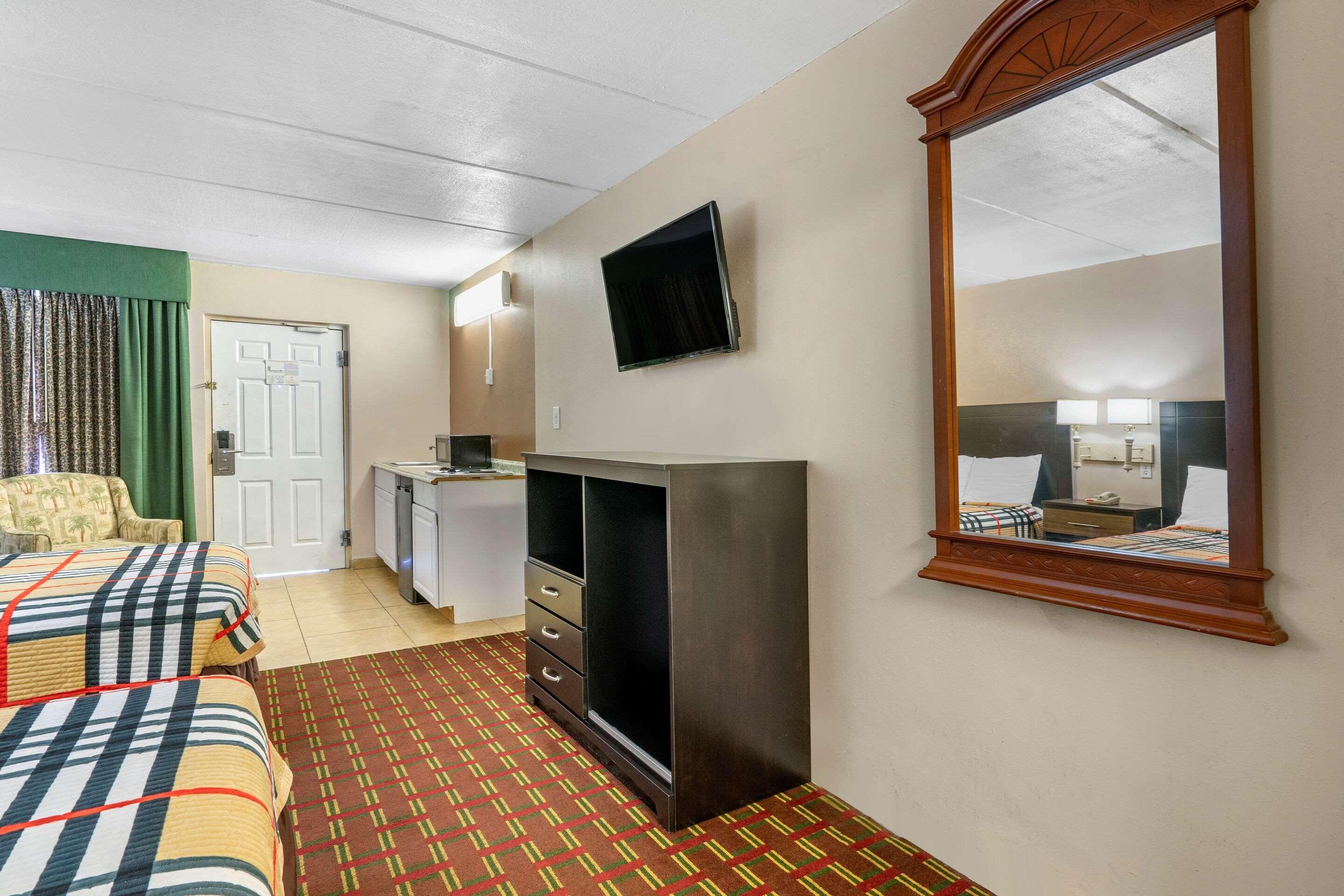 Rodeway Clearwater-dunedin 2*