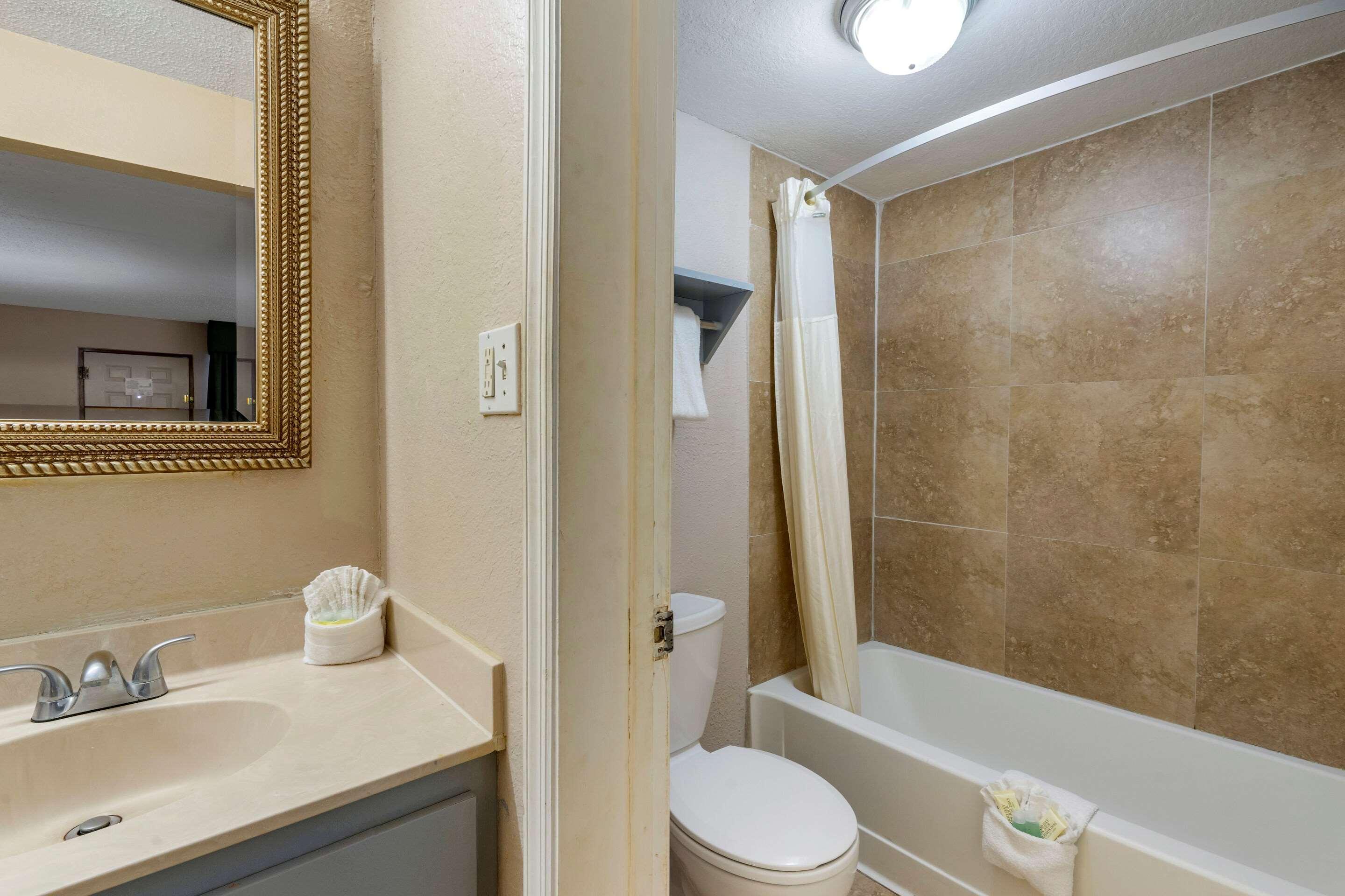 Rodeway Clearwater-dunedin 2*