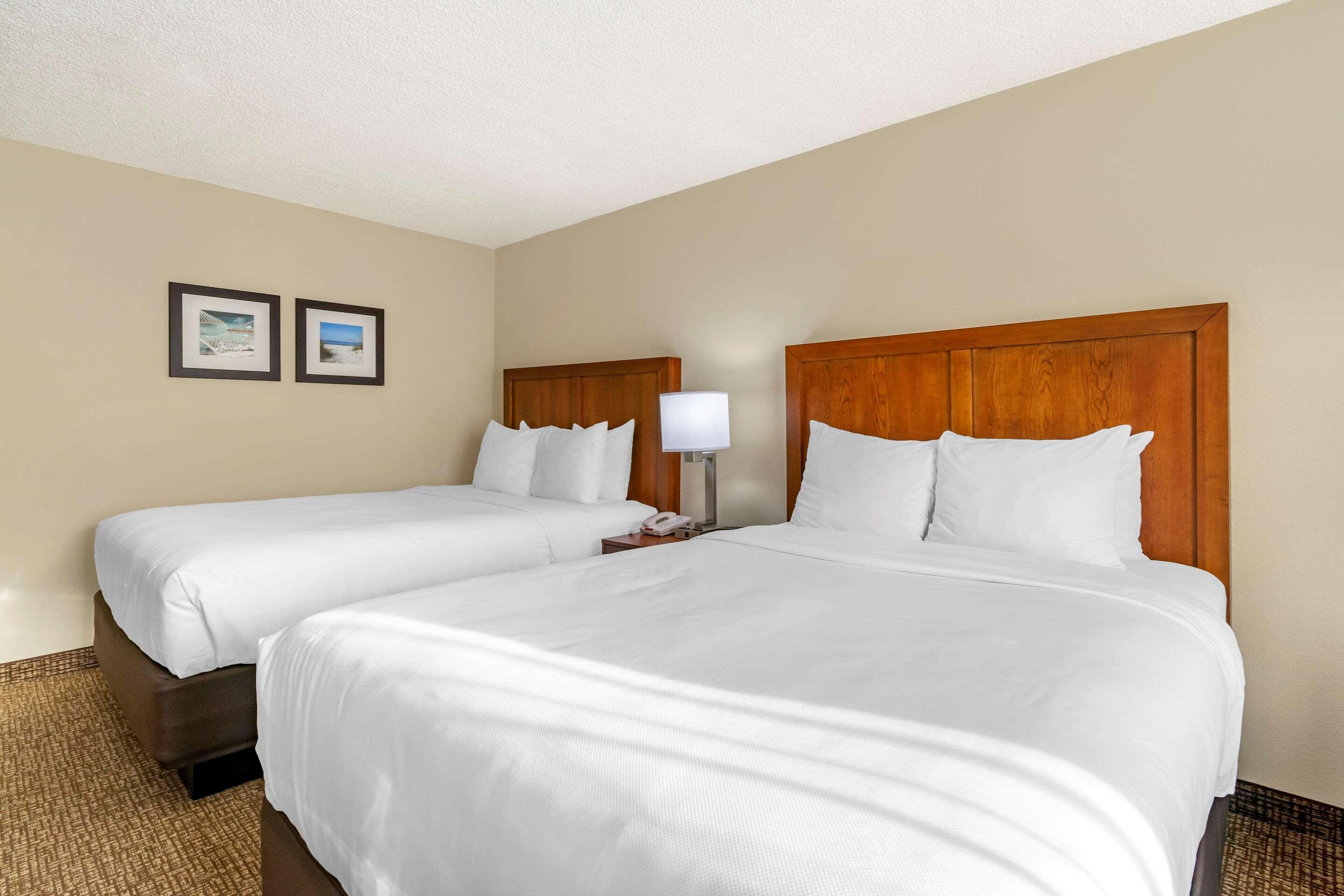 Hotel Comfort & St Pete - International Airport 2*