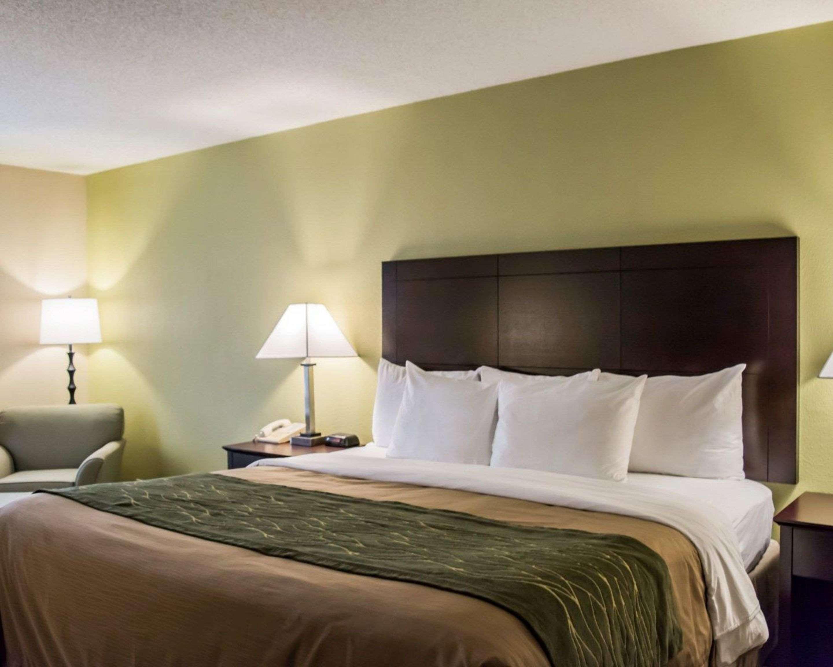 Comfort & St Pete - International Airport 2*