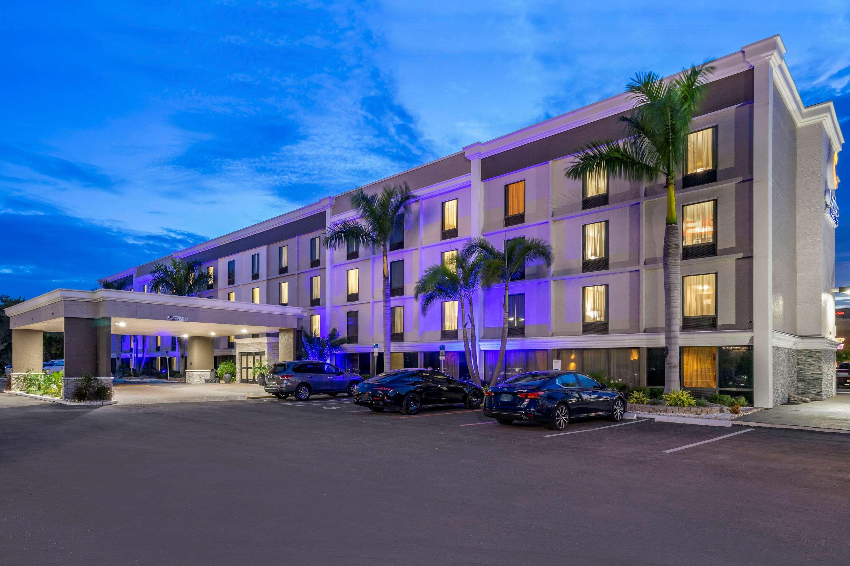 Hotel Comfort & St Pete - International Airport