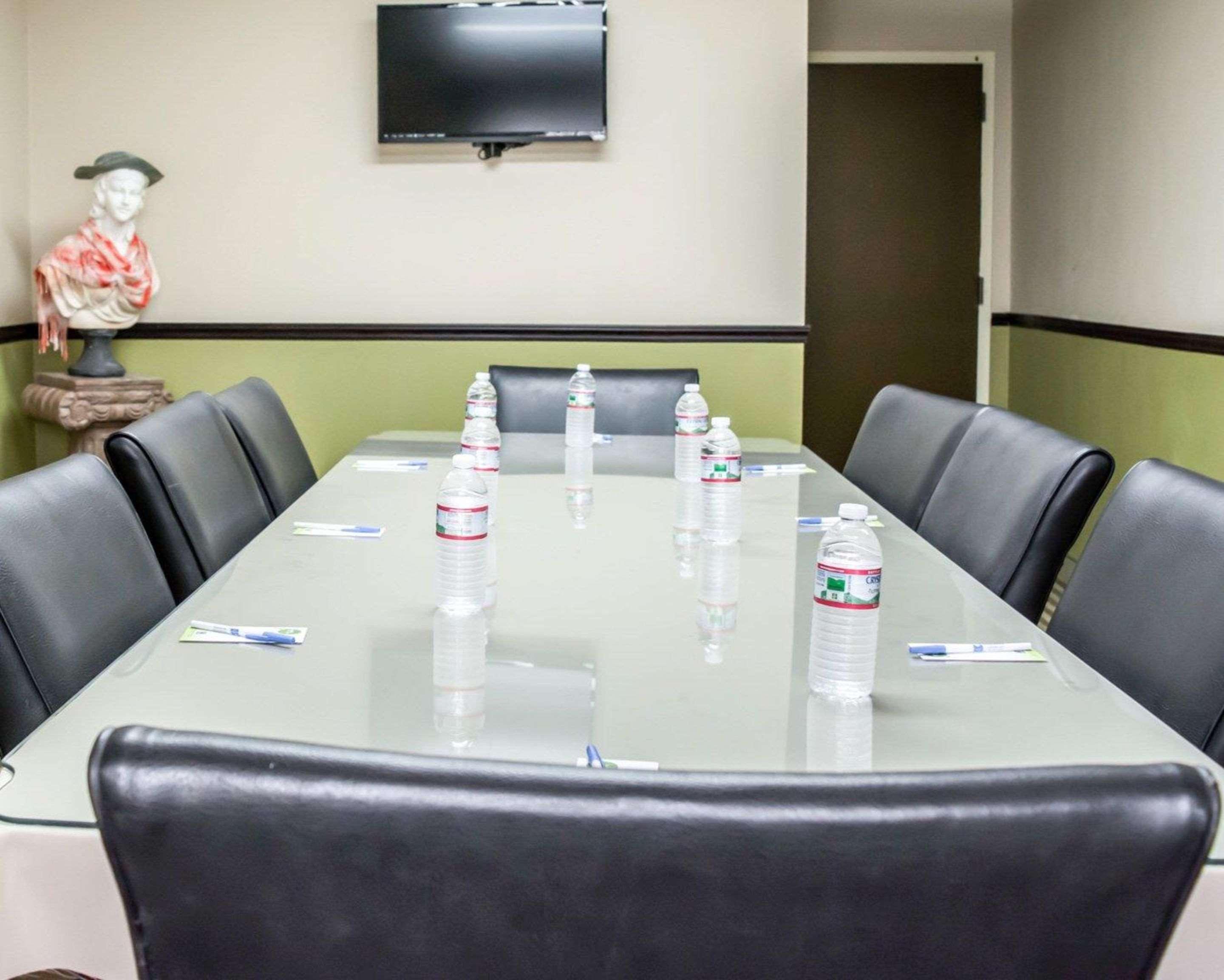 Comfort & St Pete - International Airport Hotel 2*