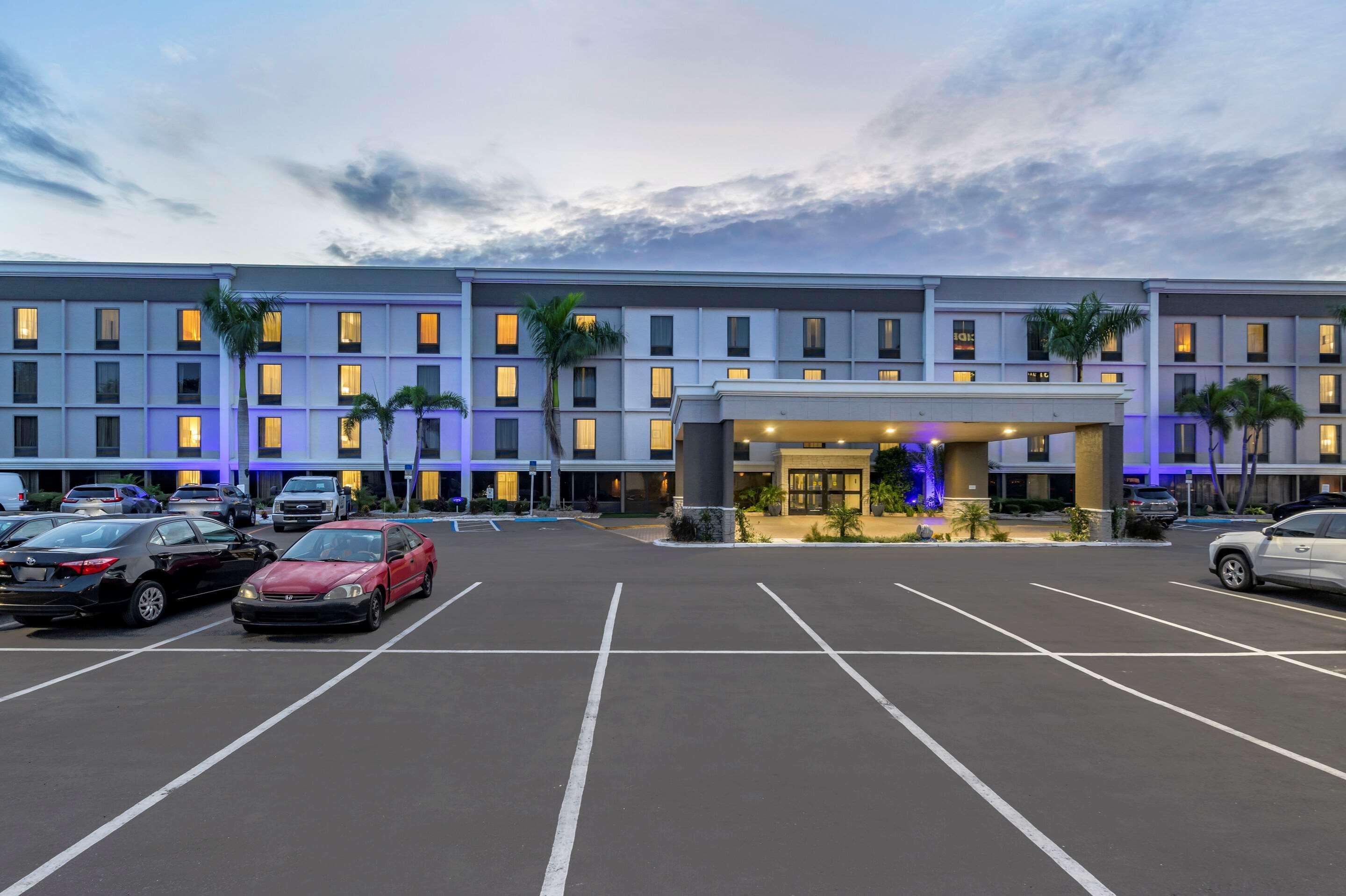 Comfort & St Pete - International Airport 2* Clearwater