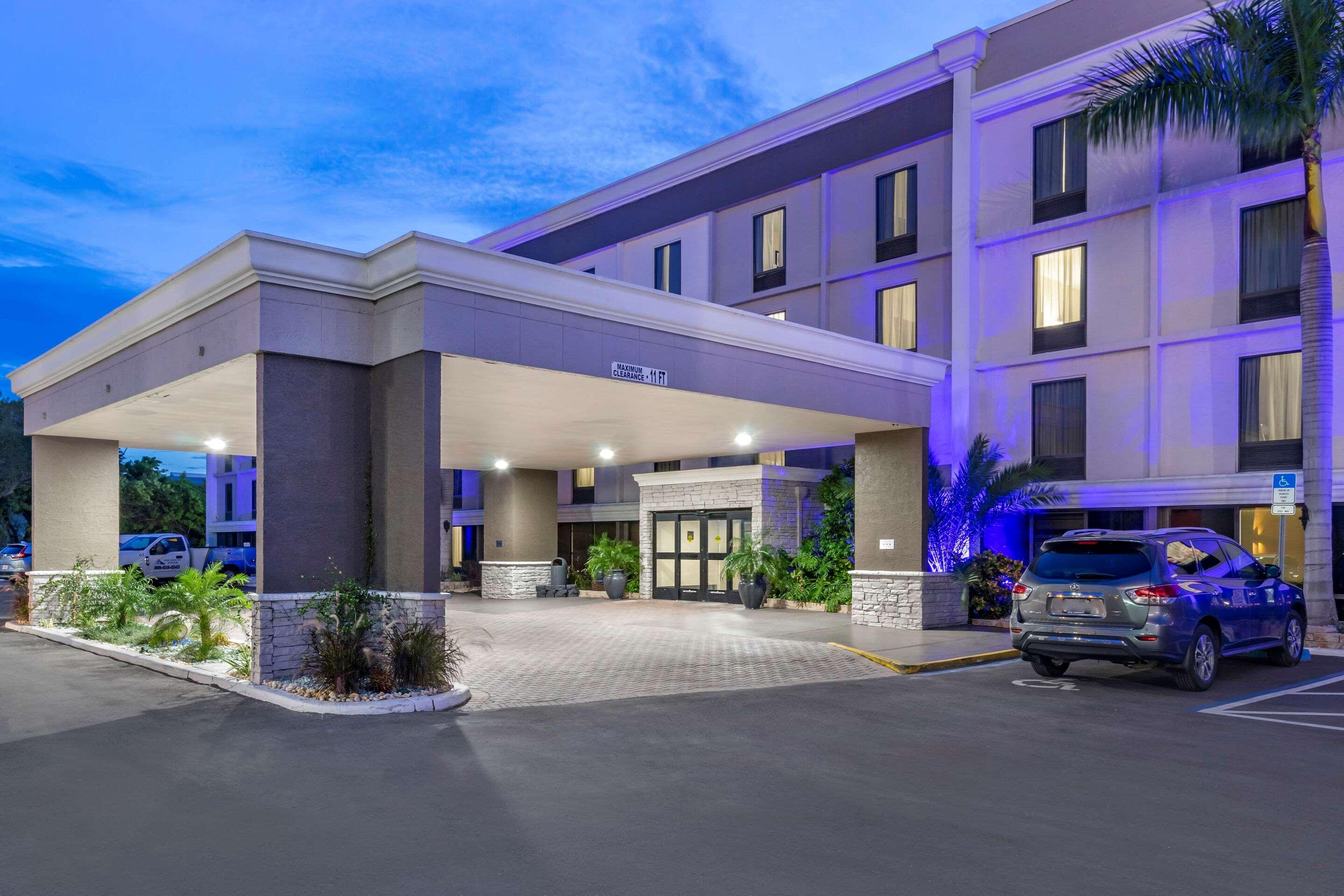 Comfort & St Pete - International Airport