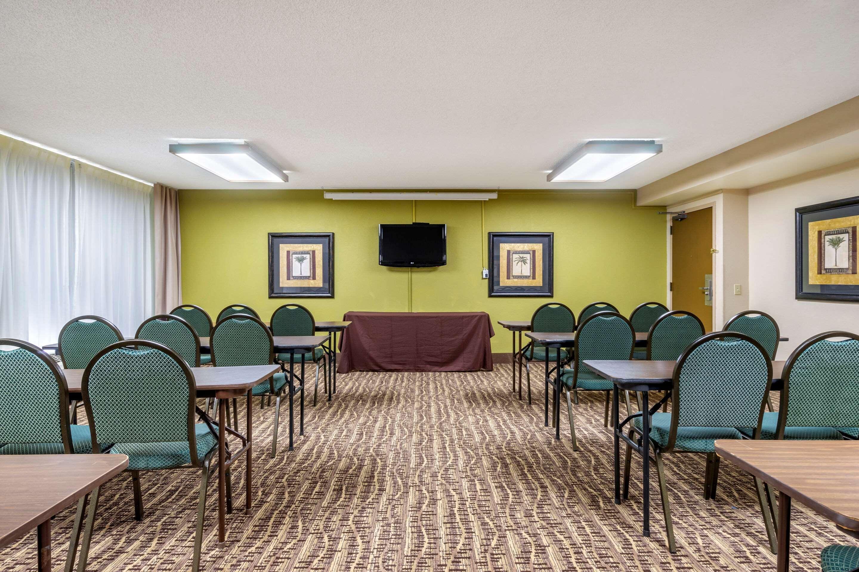 Hotel Comfort & St Pete - International Airport
