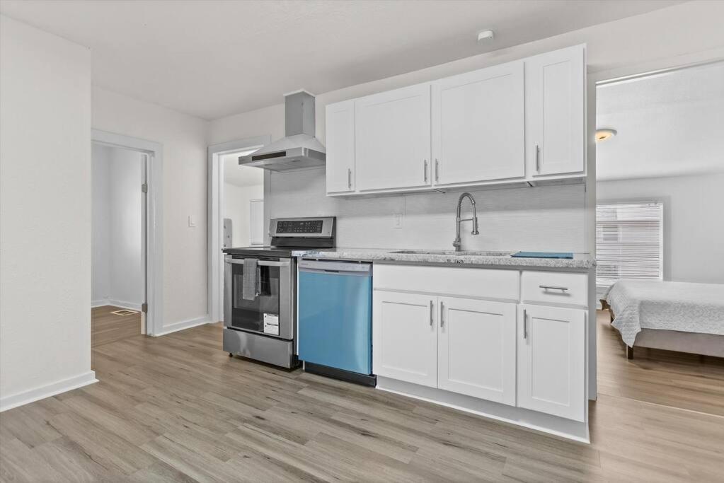 Cozy 3br In Downtown Location