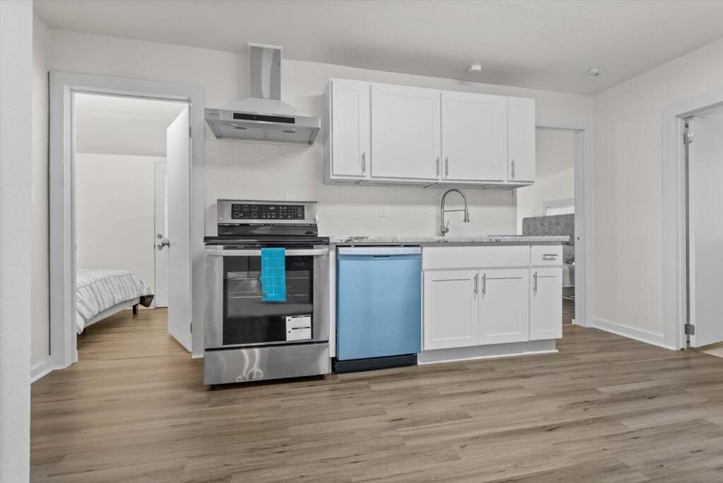 Cozy 3br In Downtown Location