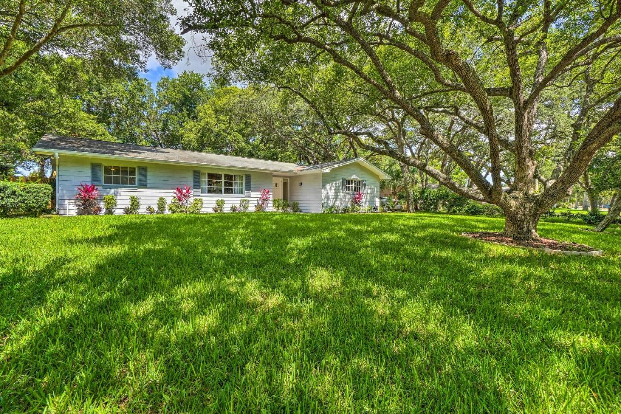 Holiday home 4 Bedroom Vacation With Amazing Backyard *