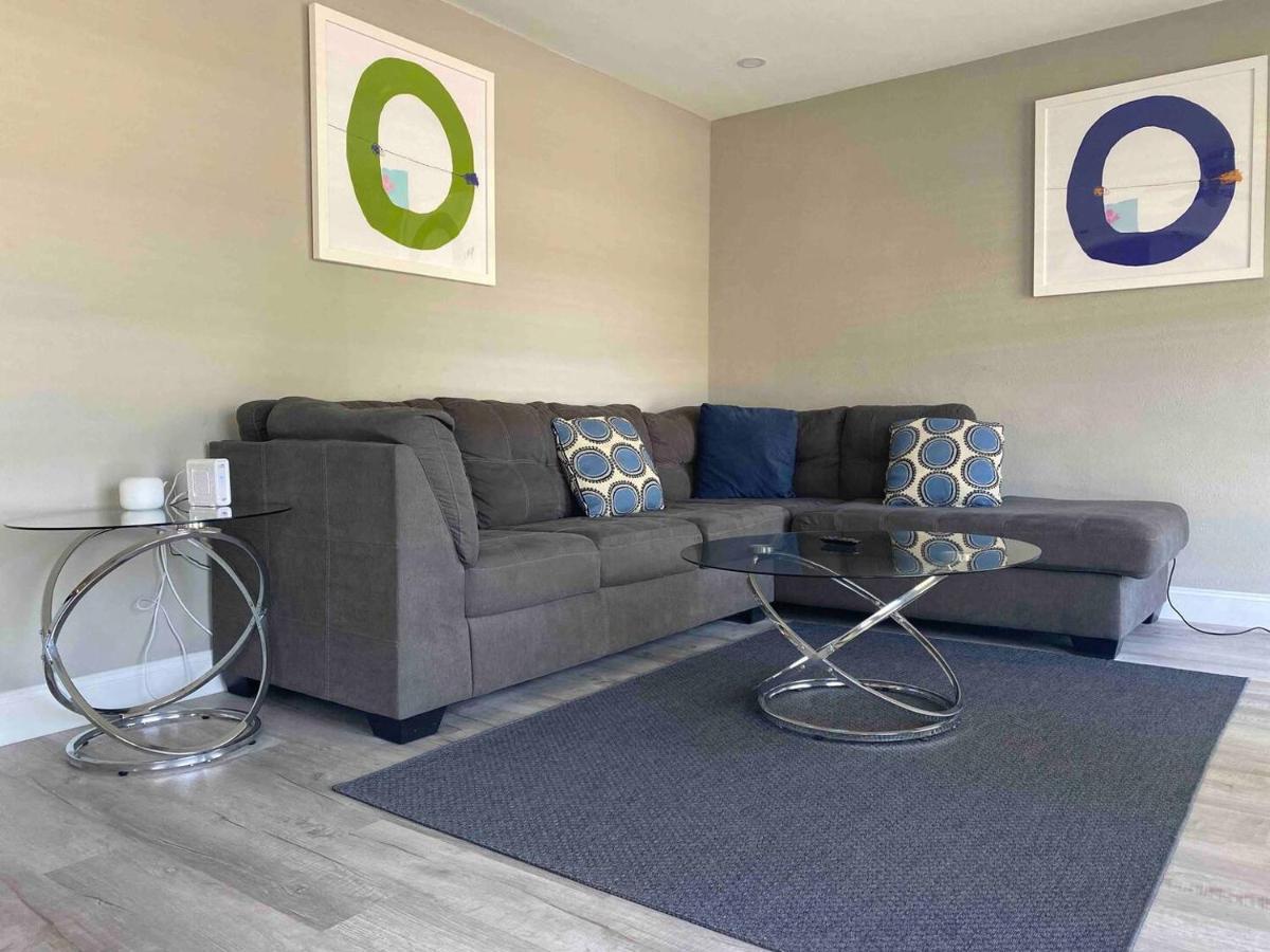 Holiday home Spacious 5 Bedrooms 3 Bathrooms Family-friendly With Heated Salt Pool