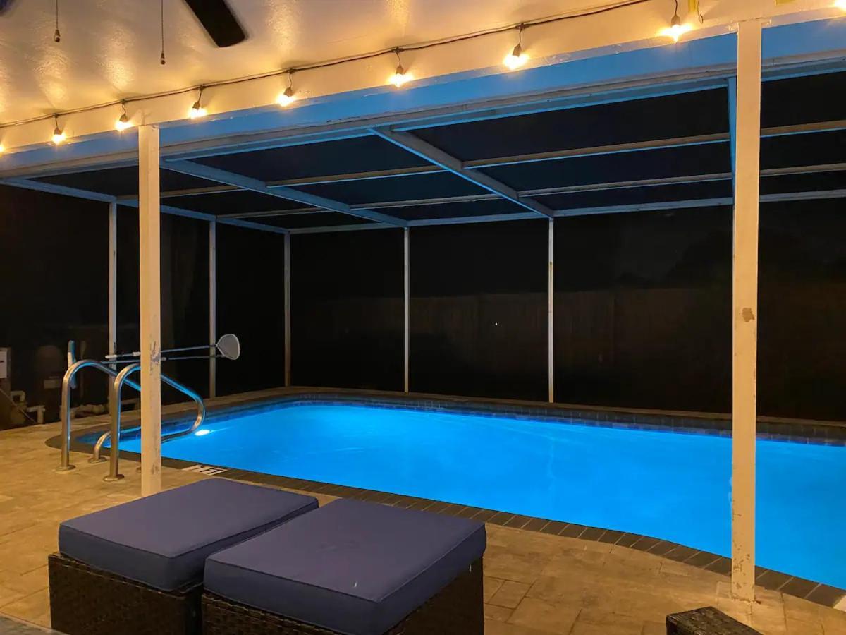 Spacious 5 Bedrooms 3 Bathrooms Family-friendly With Heated Salt Pool Clearwater
