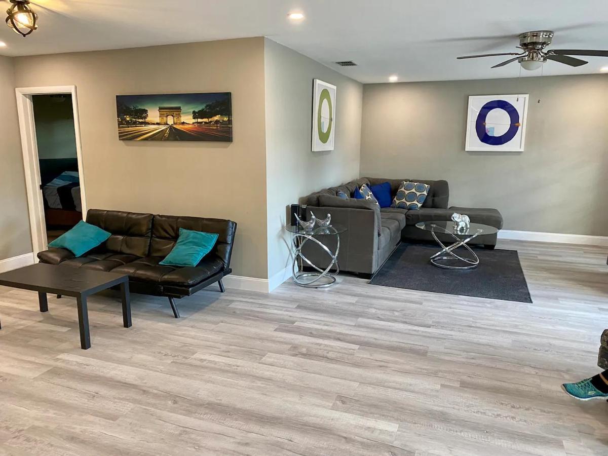 Spacious 5 Bedrooms 3 Bathrooms Family-friendly With Heated Salt Pool Holiday home Clearwater