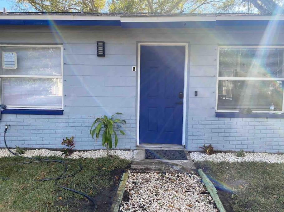 Charming 2-beds With Private Backyard Clearwater