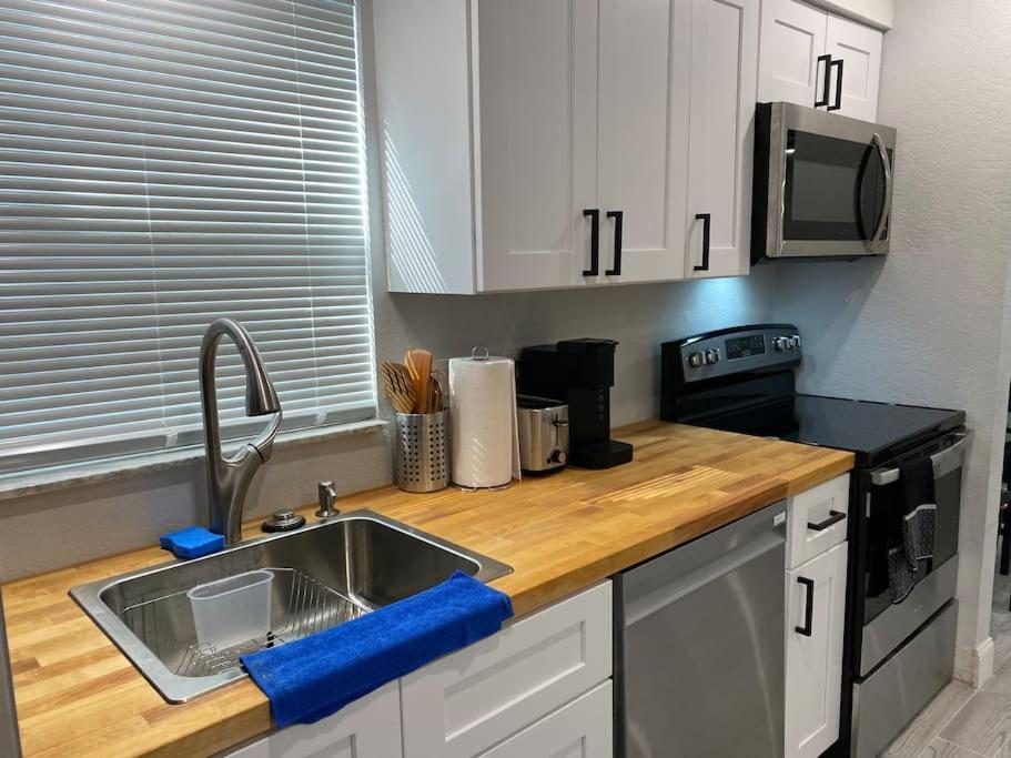Charming 2-beds With Private Backyard Holiday home Clearwater