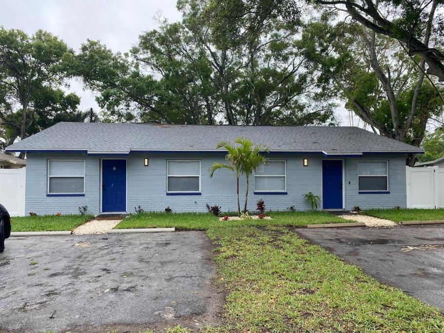 Charming 2-beds With Private Backyard * Clearwater