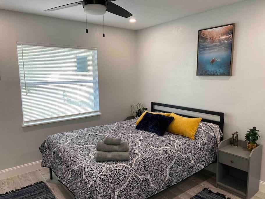 Charming 2-beds With Private Backyard Holiday home