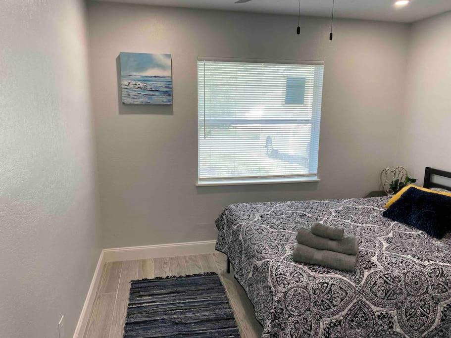 Charming 2-beds With Private Backyard * Clearwater